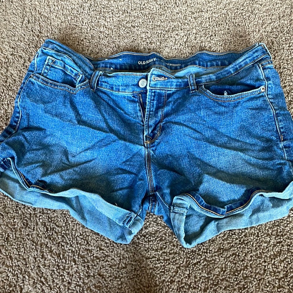 OLD NAVY MEDIUM WASH BOYFRIEND DENIM SHORTS